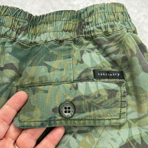Sanctuary Camo Print Trailblazer Shorts Size 25 - Picture 13 of 17